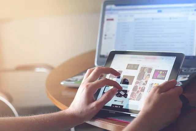 How to Leverage Price Tracking Tools for Black Friday Savings